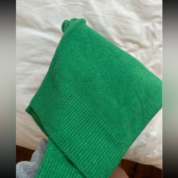 Zara green turtleneck - Picture 2 of 2